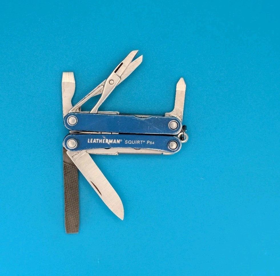 Leatherman SQUIRT PS4 Multi-Tool With Pliers Scissors Knife BLUE!