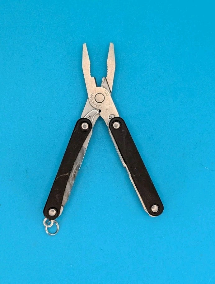 Leatherman SQUIRT PS4 Multi-Tool With Pliers Scissors Knife BLACK!