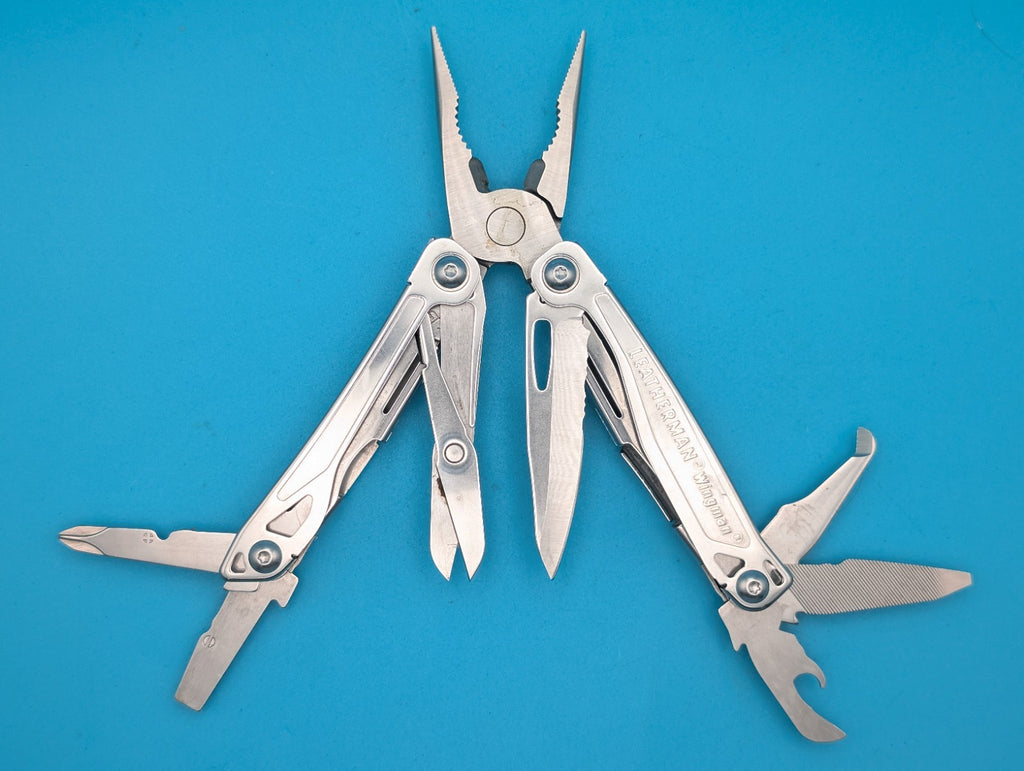 LEATHERMAN WINGMAN MULTI-TOOL! FAST SHIPPING!