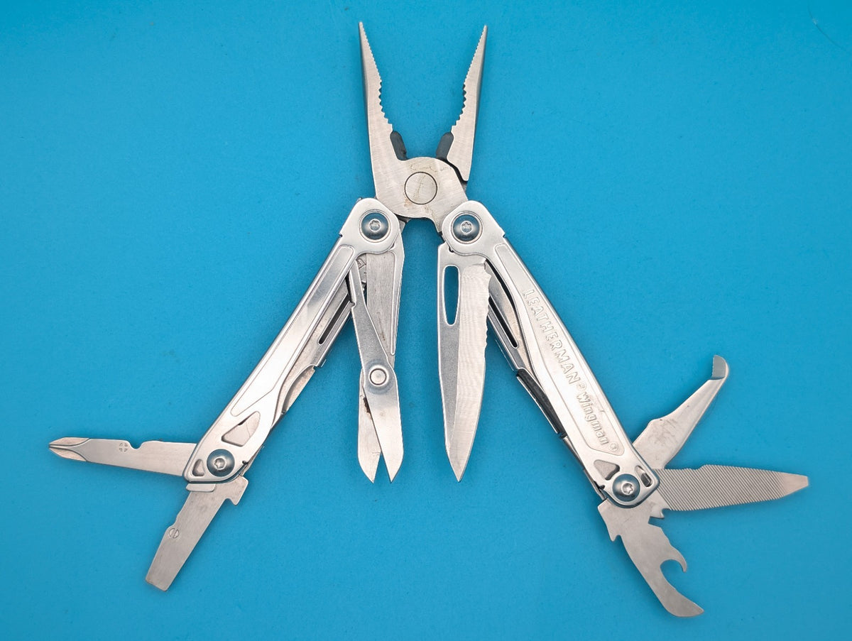 LEATHERMAN WINGMAN MULTI-TOOL! FAST SHIPPING!