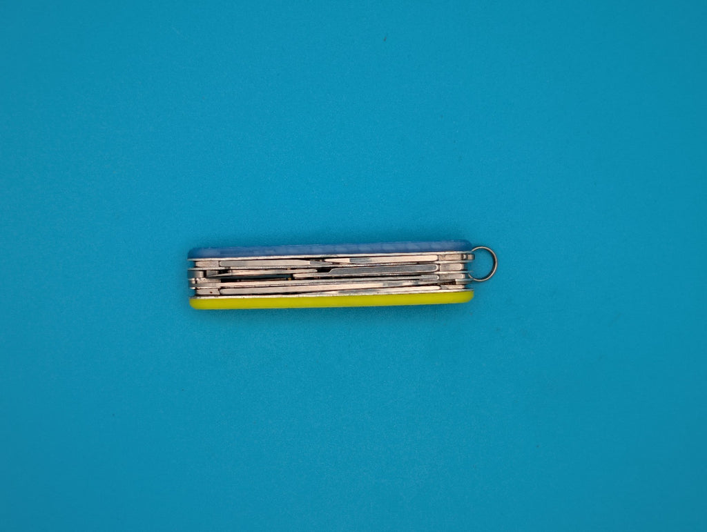 CUSTOM VICTORINOX FIELDMASTER GLOW IN THE DARK BLUE & YELLOW SWISS ARMY KNIFE!