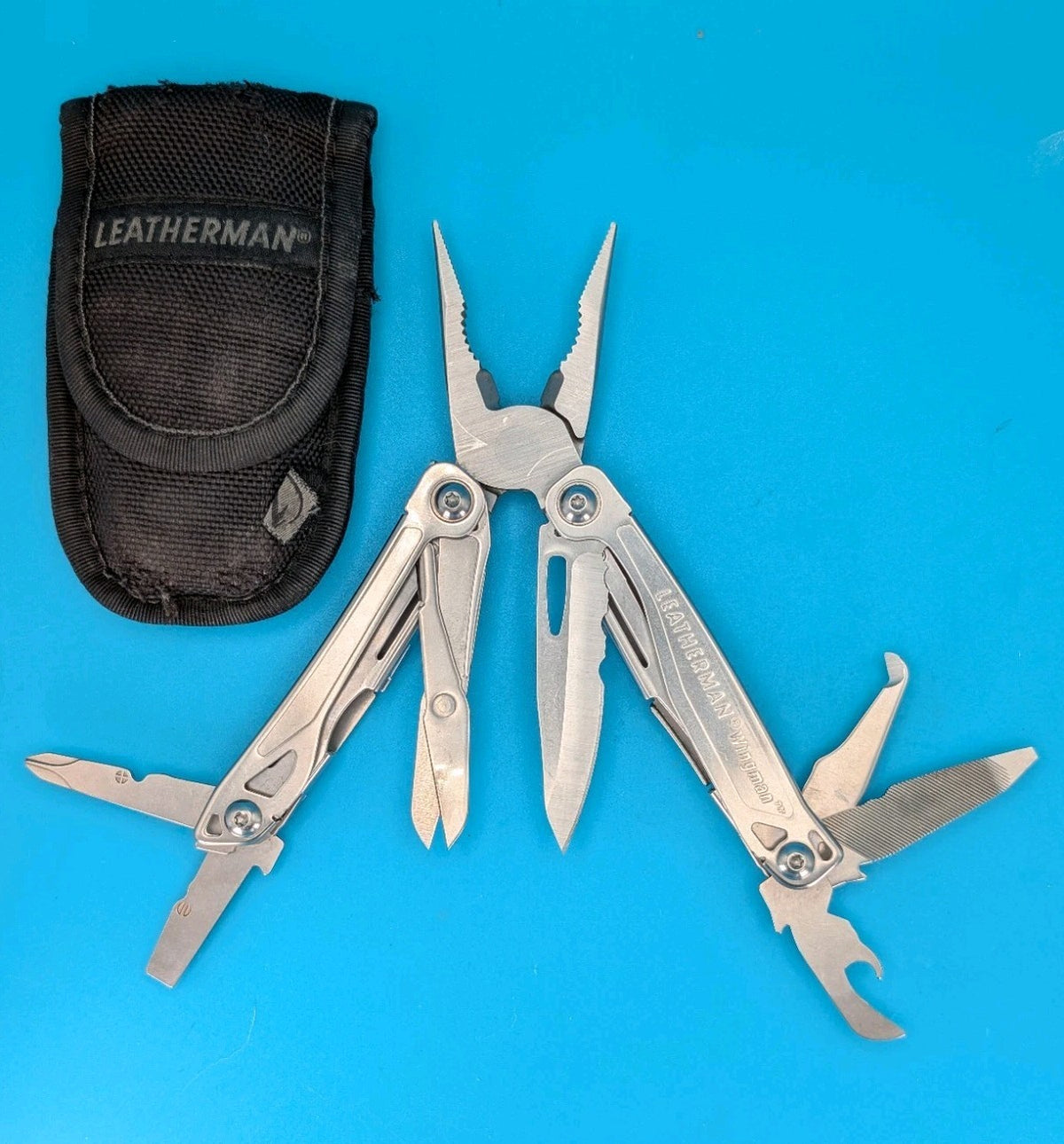 LEATHERMAN WINGMAN MULTI-TOOL! FAST SHIPPING! WITH SHEATH!