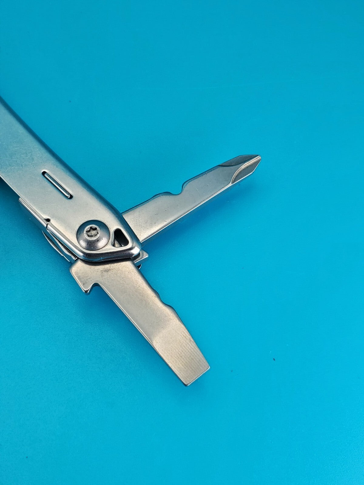 LEATHERMAN WINGMAN MULTI-TOOL! FAST SHIPPING! WITH SHEATH!