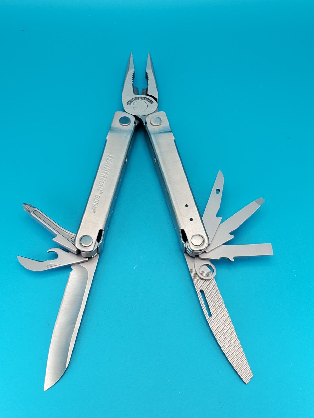 LEATHERMAN Bond Multitool, Stainless Steel Everyday Tool!