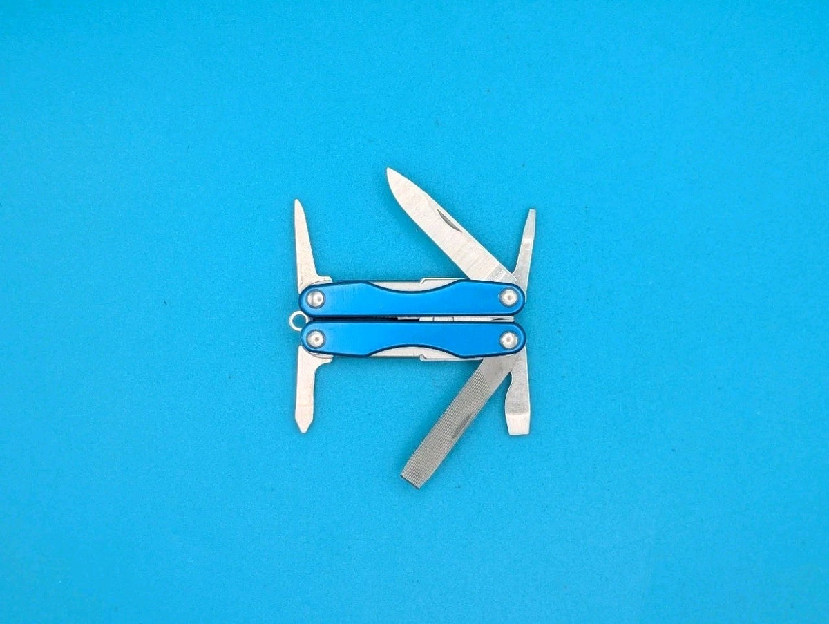 Leatherman Squirt P4 Multi-Tool, Key Ring, Retired, BLUE!