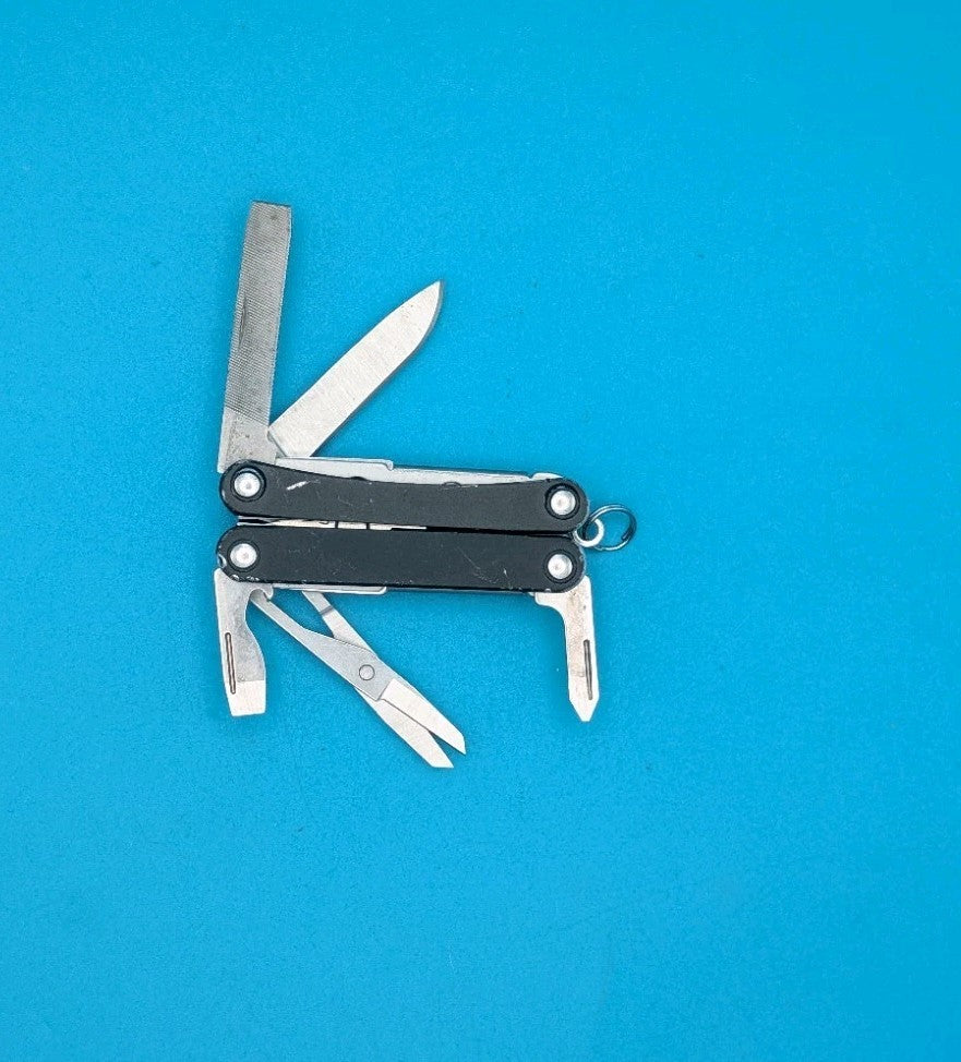 Leatherman SQUIRT PS4 Multi-Tool With Pliers Scissors Knife BLACK!