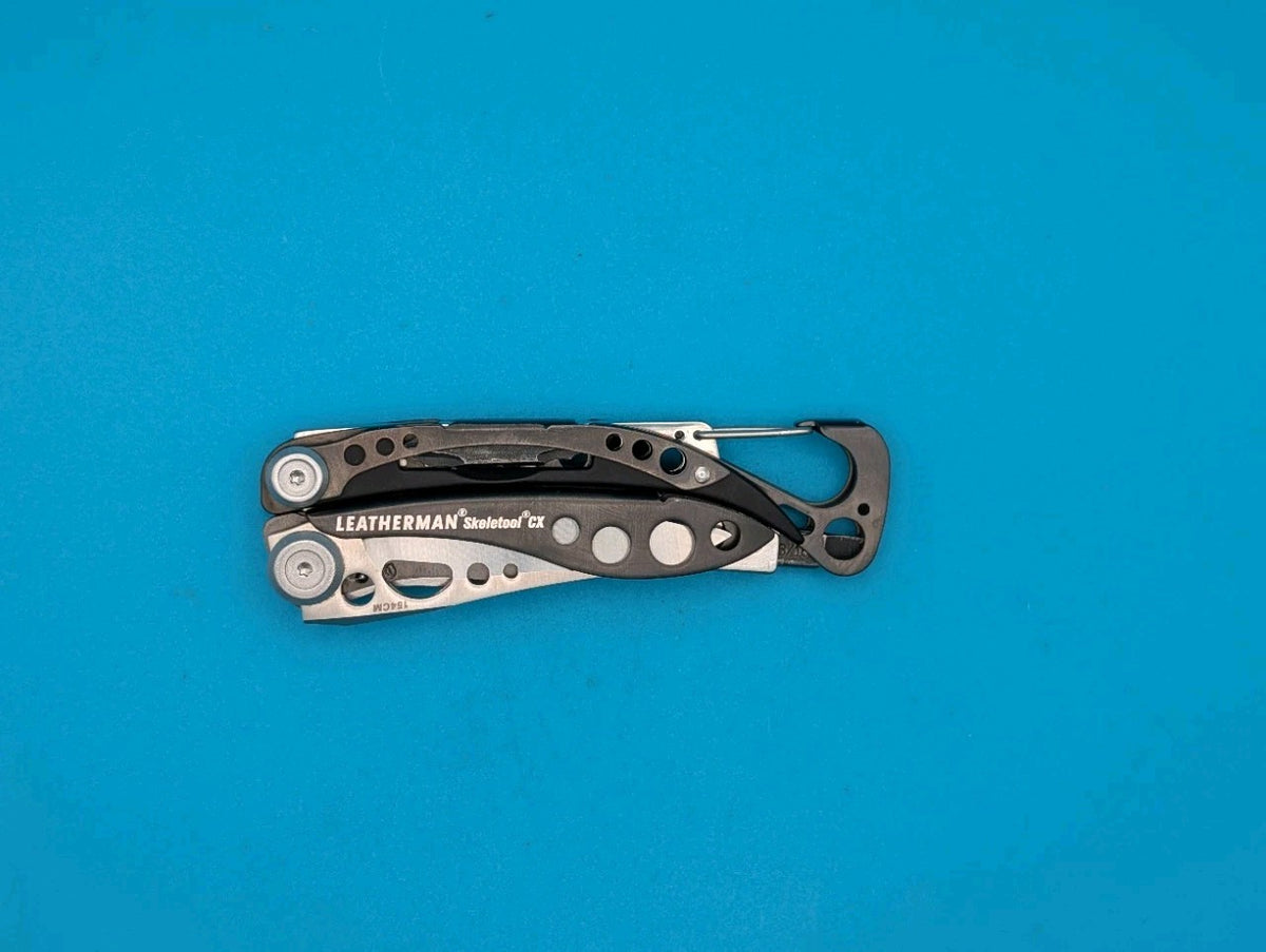 Leatherman Skeletool CX Multitool Plain Edge Knife!