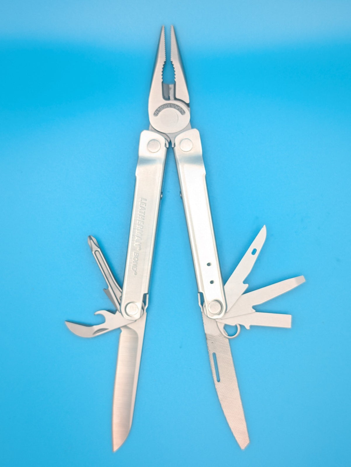 LEATHERMAN Bond Multitool, Stainless Steel Everyday Tool! *AWT*