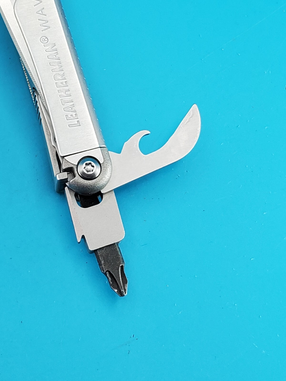 Leatherman Wave Multi-Tool, Well Maintained with Sheath