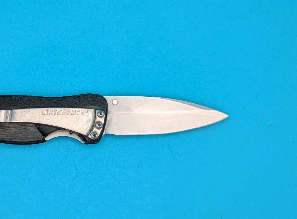 Leatherman Crater C33 Plain Edge Pocket Knife! Black!