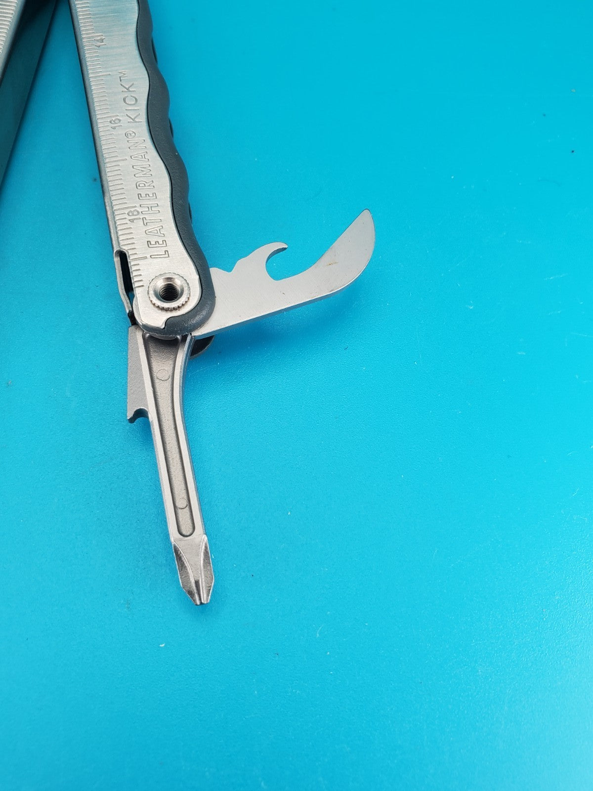Leatherman Kick Multi-Tool, Knife, Pliers, Retired, Collectible! WITH SHEATH!