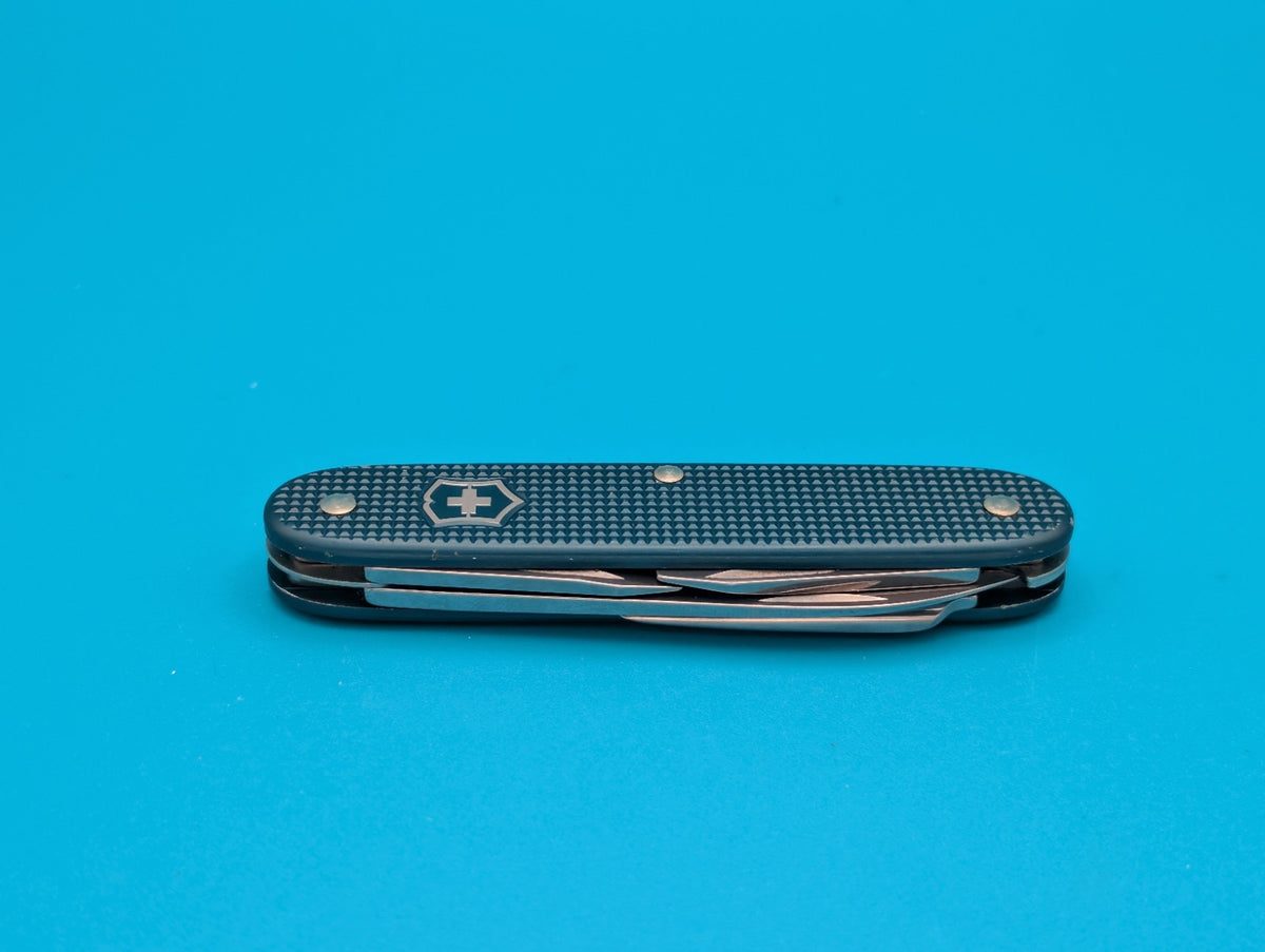 Victorinox Pioneer NESPRESSO Teal Blue Limited Edition Swiss Army Knife! 2018