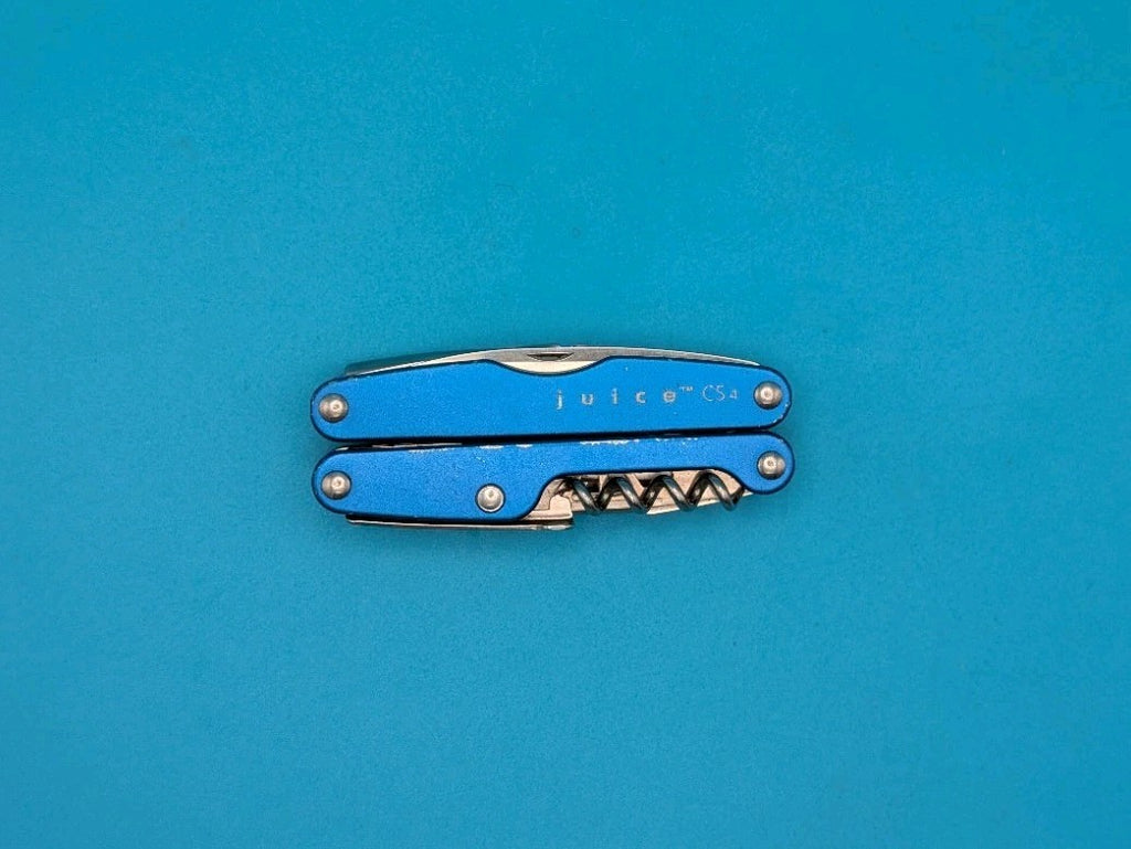 Leatherman Juice CS4 Multi Tool! Retired! GLACIER BLUE! *MICHAEL SIMMONS*