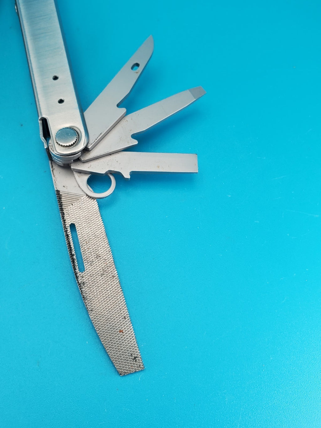 LEATHERMAN Bond Multitool, Stainless Steel Everyday Tool! With Sheath!