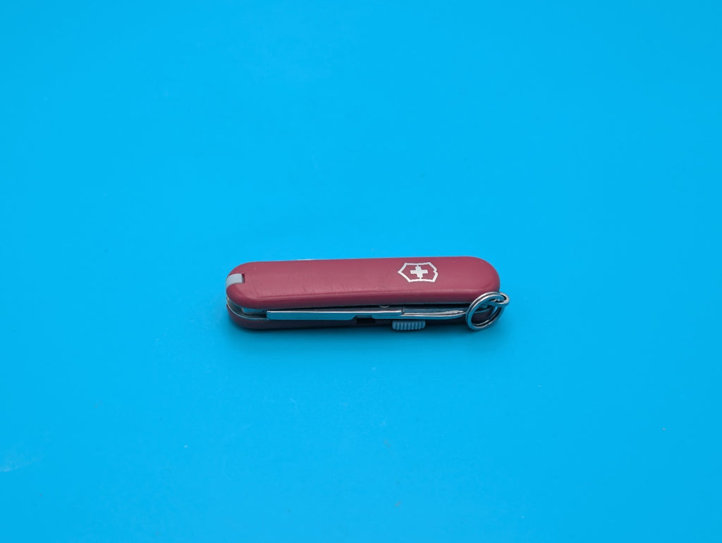 Victorinox Signature Swiss Army Knife Multi Tool! Red!