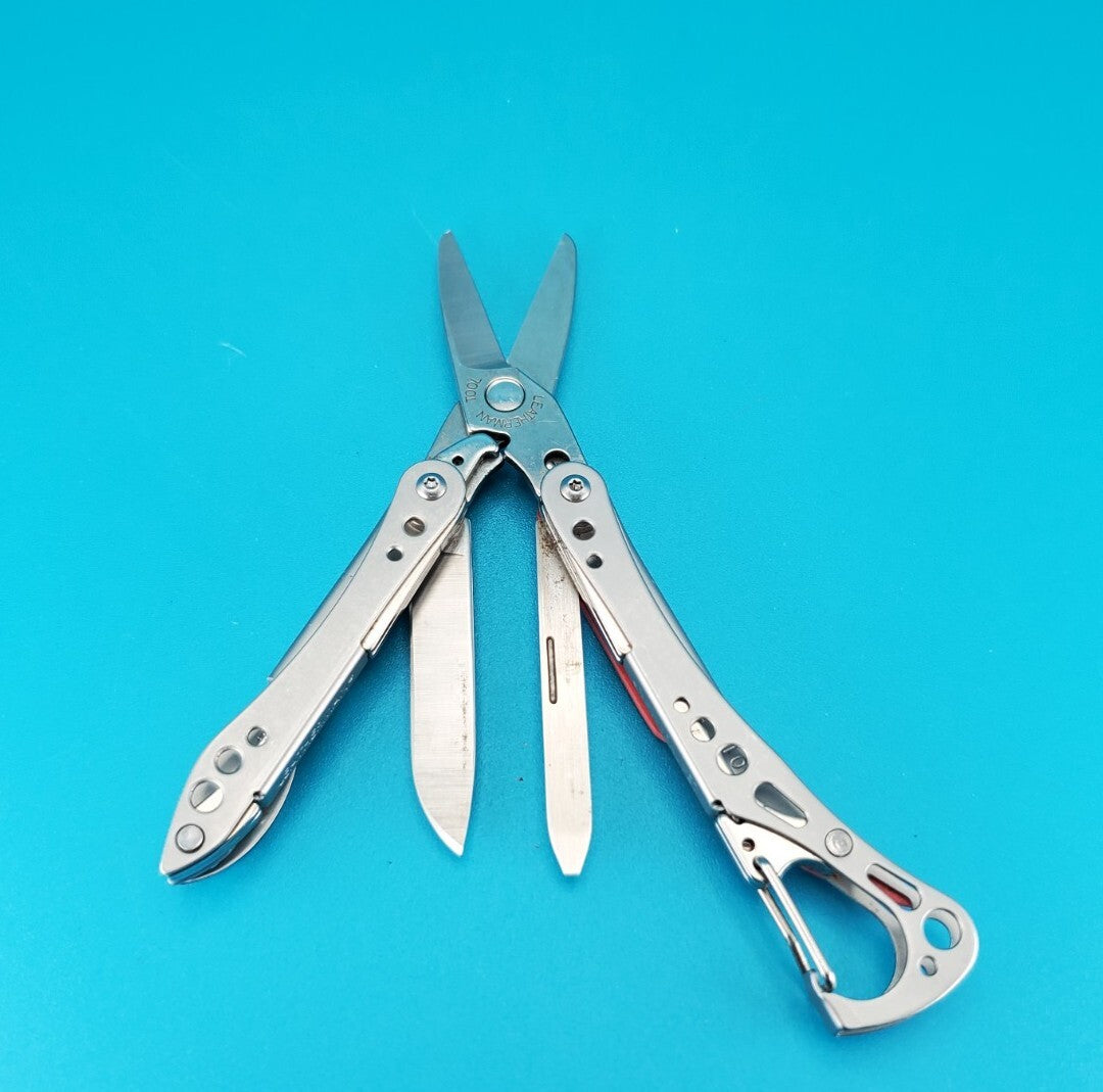 Rare Early Retired PINK Leatherman Style CS Multitool, Cancer Foundation