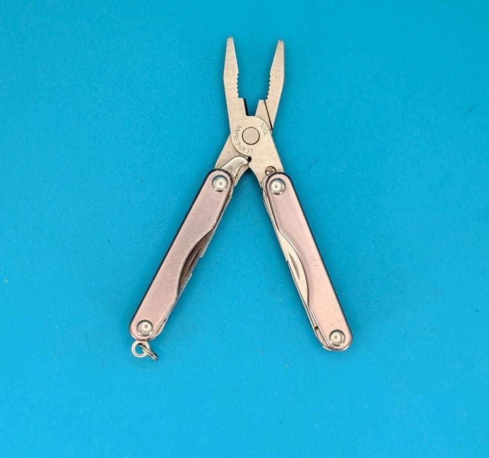 Leatherman Squirt P4 Multi-Tool, Key Ring, Retired, Gray