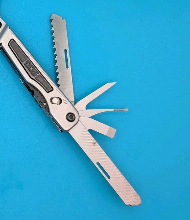 Retired SOG PowerPlay Knife Pliers Multi Tool! With Sheath!