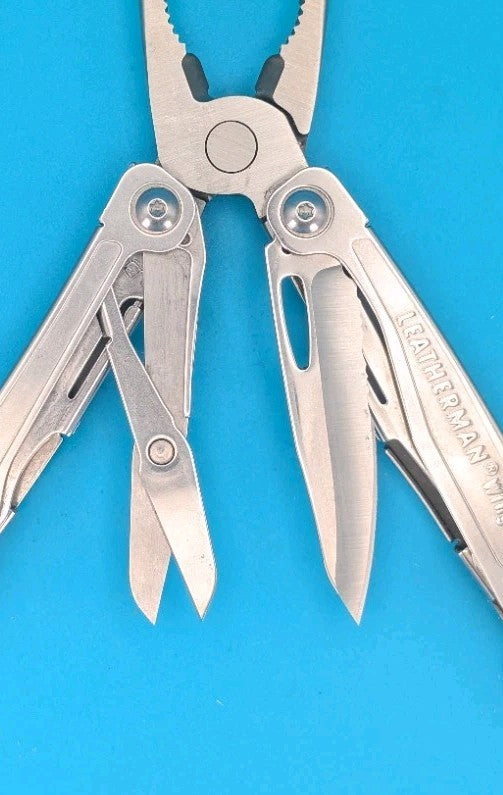 LEATHERMAN WINGMAN MULTI-TOOL! FAST SHIPPING! WITH SHEATH!