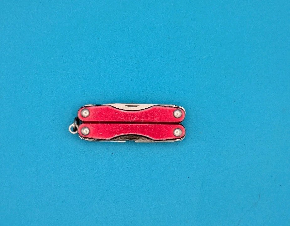 Leatherman Squirt P4 Multi-Tool, Key Ring, Retired, Red