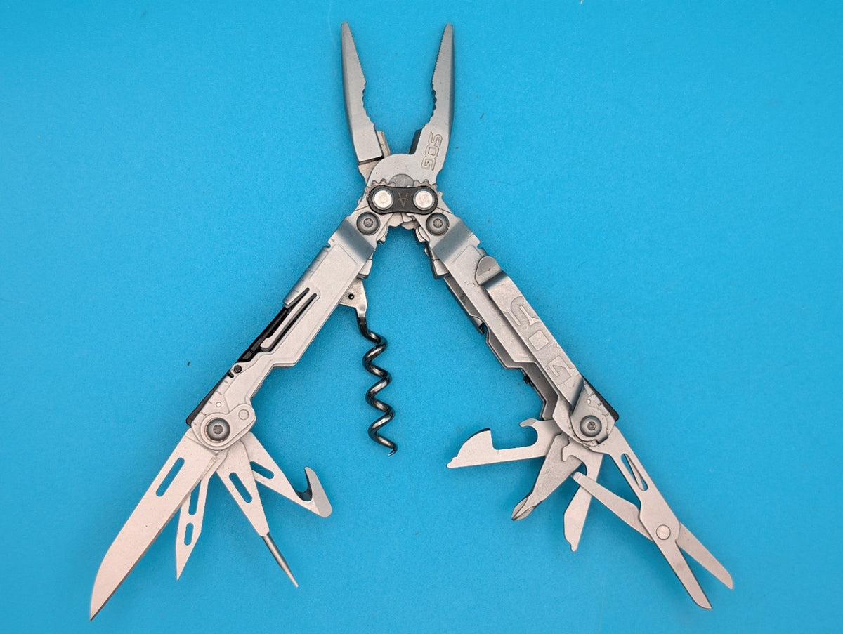 SOG Powerlitre Screwdriver Corkscrew Needlenose Pliers Knife Multi Tool! Silver