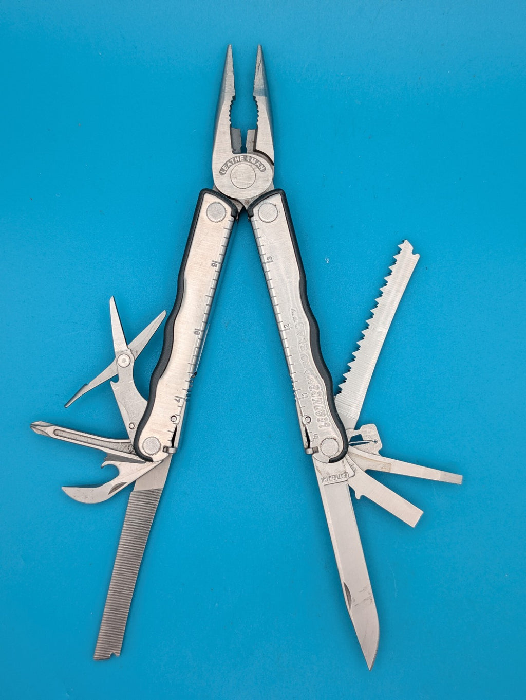 Leatherman BLAST Multi-Tool! *MISSING SMALL EYELGASS SCREWDRIVER*