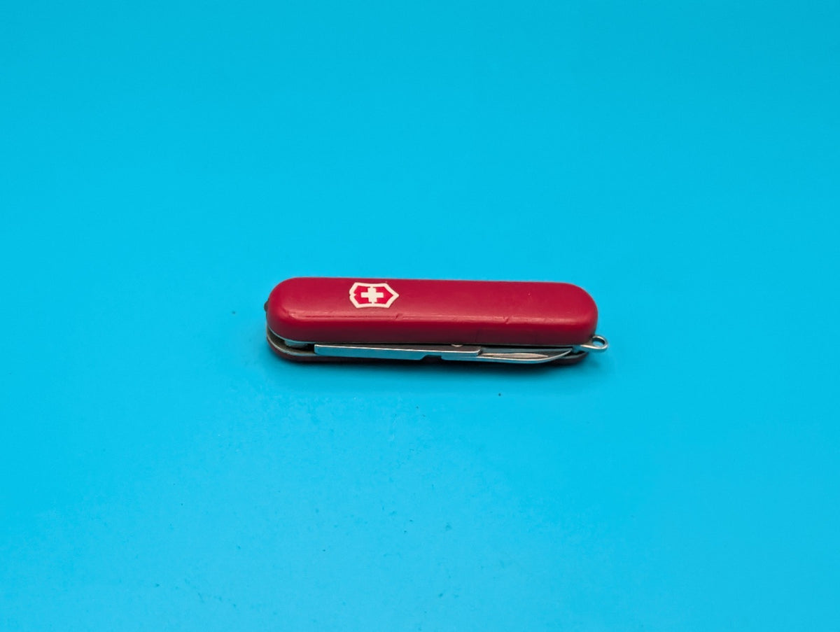 Victorinox Signature Lite Red Swiss Army Knife, 58mm, Red LED