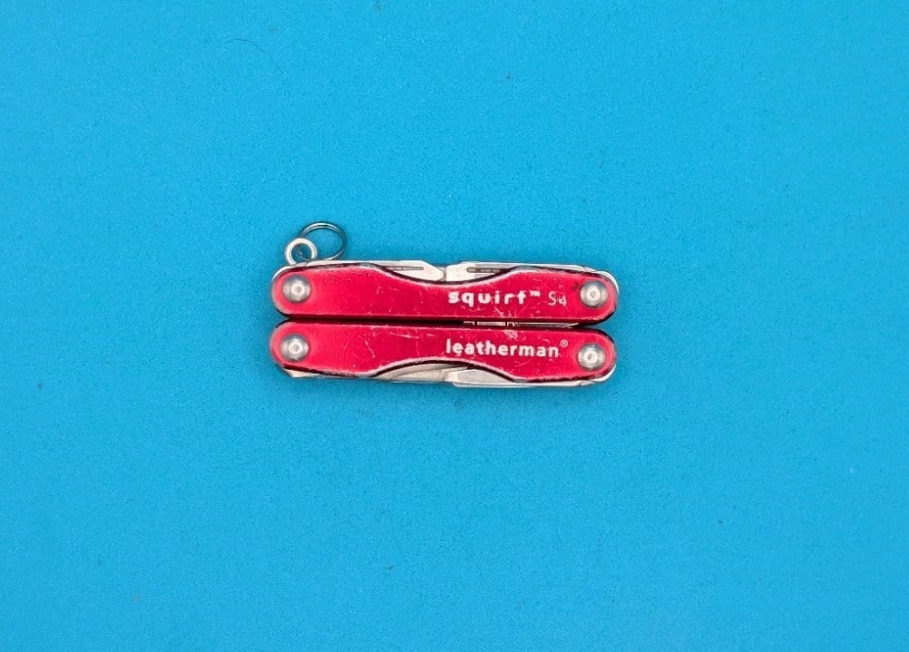 Leatherman "Squirt S4" Stainless Steel Multi Tool - RED!