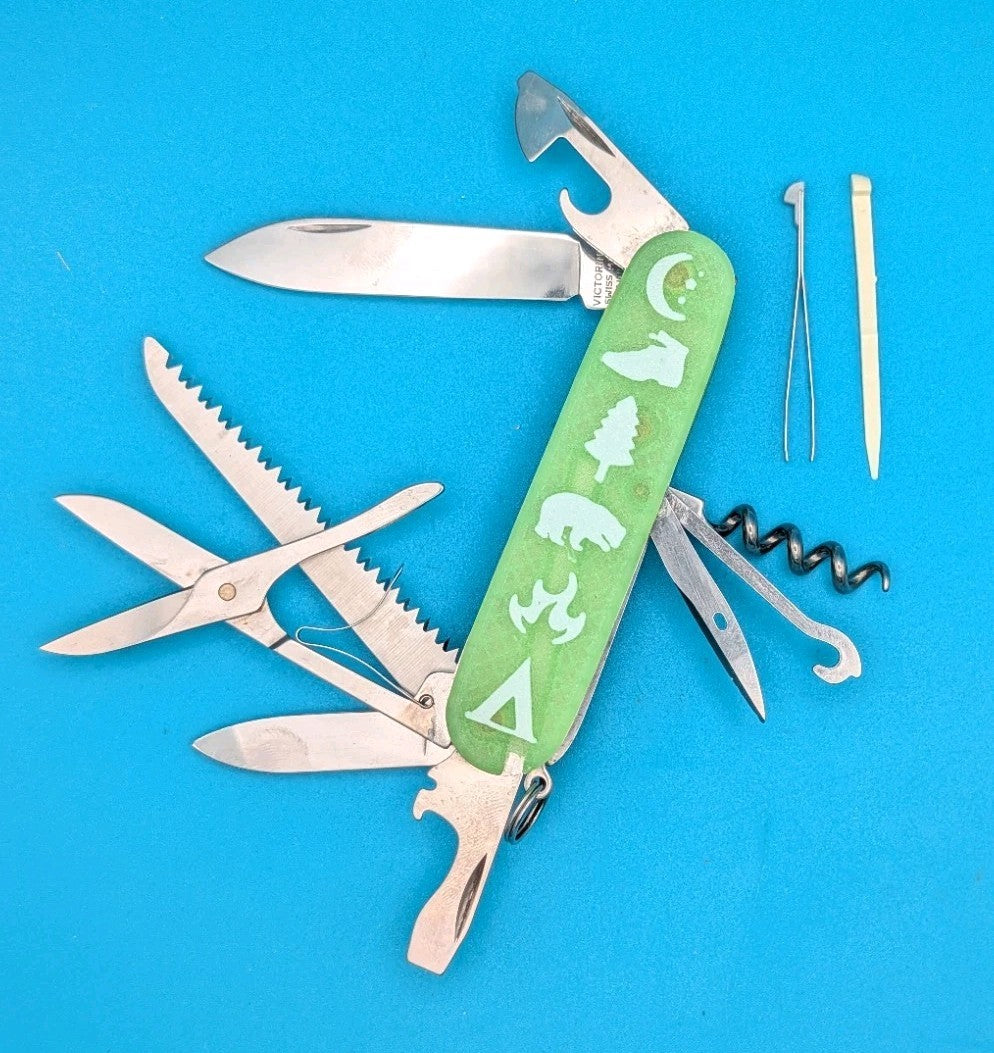 Victorinox Huntsman Firefly Green Glow in the Dark Swiss Army Knife Multi Tool!
