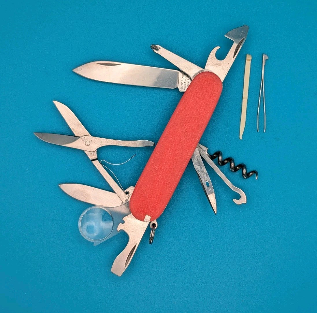 CUSTOM VICTORINOX EXPLORER GLOW IN THE DARK SWISS ARMY KNIFE!
