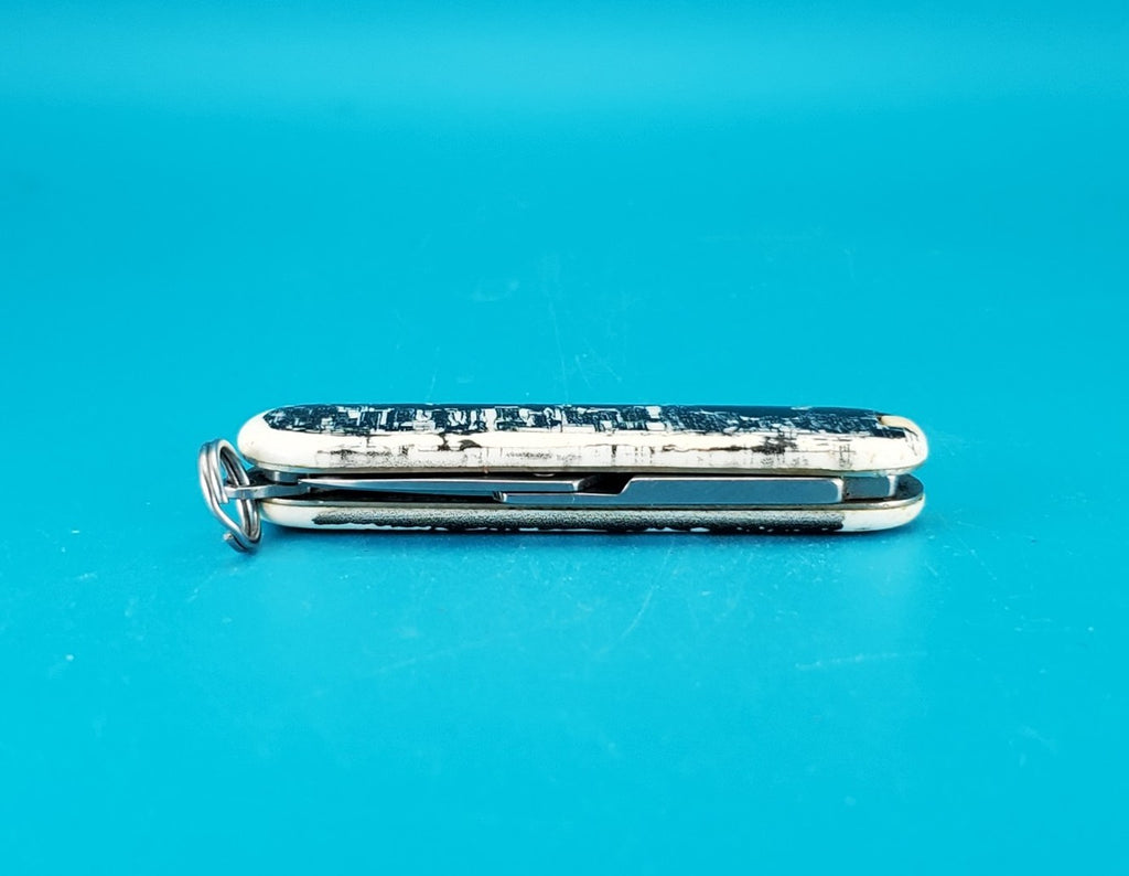 Victorinox Classic SD Swiss Army Knife New York Skyline Statue of Liberty!