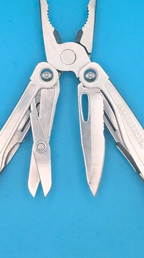 Leatherman Wingman Multi-Tool with Sheath