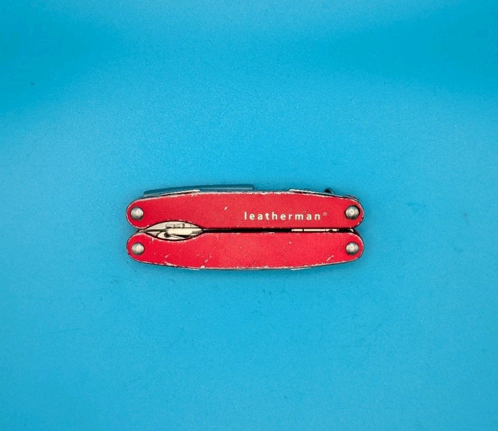 Leatherman Juice C2 Red Multi Tool! RETIRED! USED