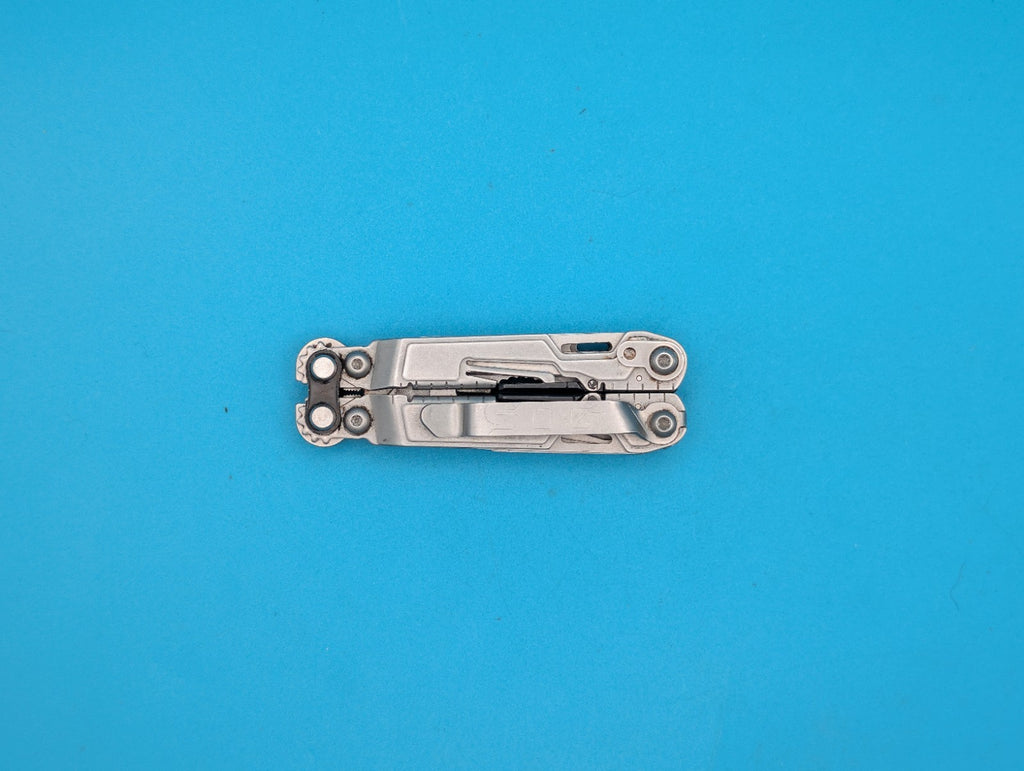 SOG PowerPint Tool Compact Lightweight Silver Multi-Tool!