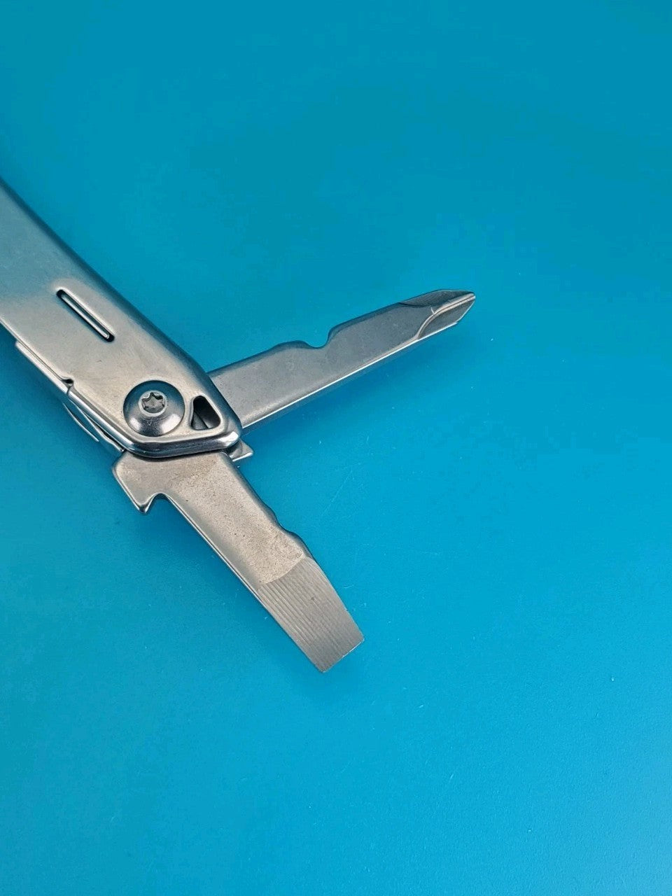 LEATHERMAN WINGMAN MULTI-TOOL! FAST SHIPPING! WITH SHEATH!