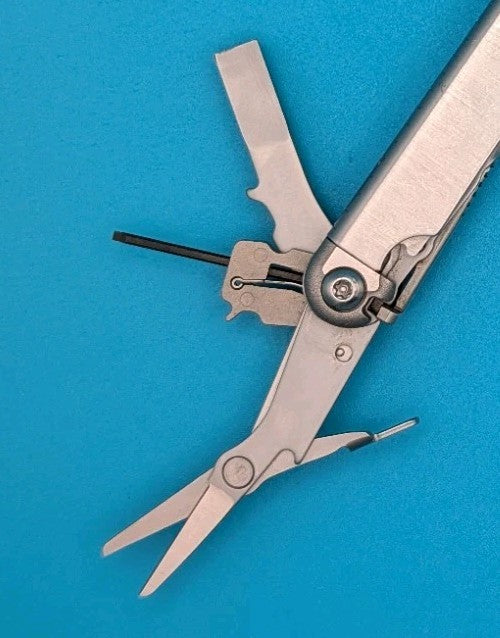 Leatherman Wave Multi Tool! Stainless! Retired! Free Shipping!