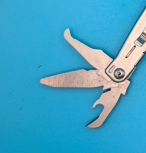 LEATHERMAN WINGMAN MULTI-TOOL! FAST SHIPPING!
