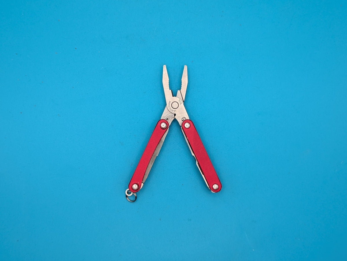 Leatherman SQUIRT PS4 Multi-Tool With Pliers Scissors Knife RED!