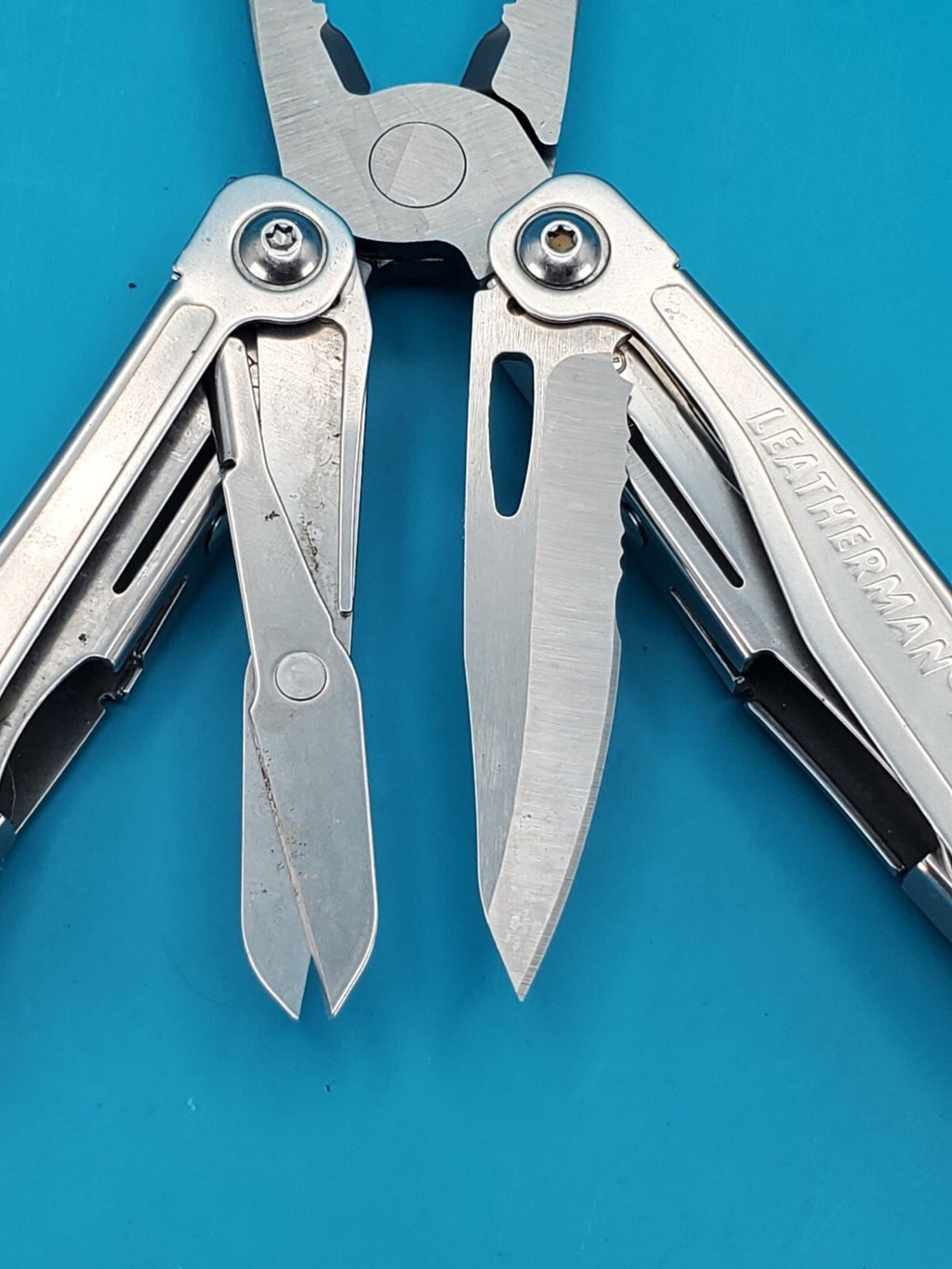 LEATHERMAN WINGMAN MULTI-TOOL! FAST SHIPPING!