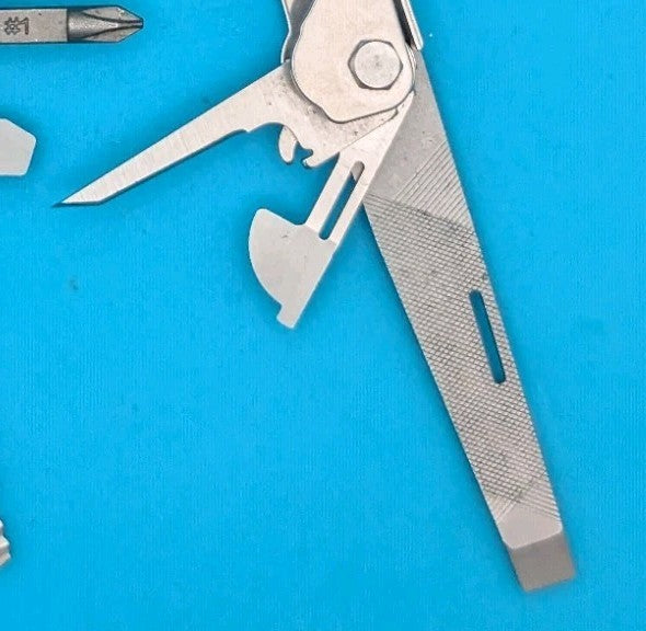 SOG ParaTool Multi-Tool Pliers Saw Screwdrivers Knife Stainless Steel