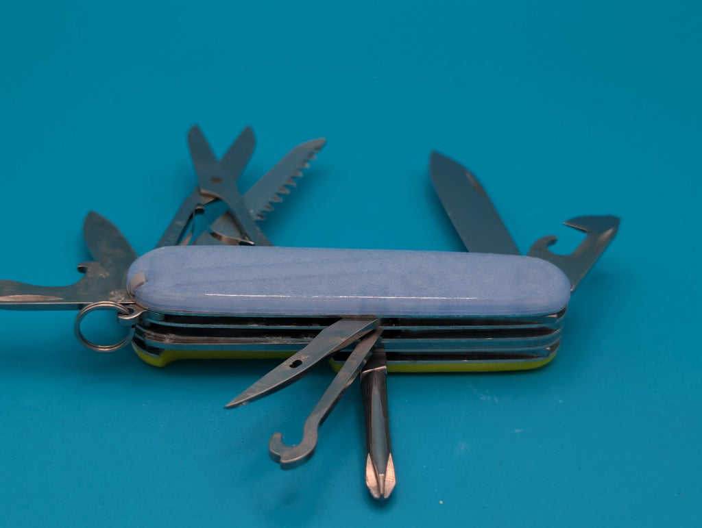 CUSTOM VICTORINOX FIELDMASTER GLOW IN THE DARK BLUE & YELLOW SWISS ARMY KNIFE!