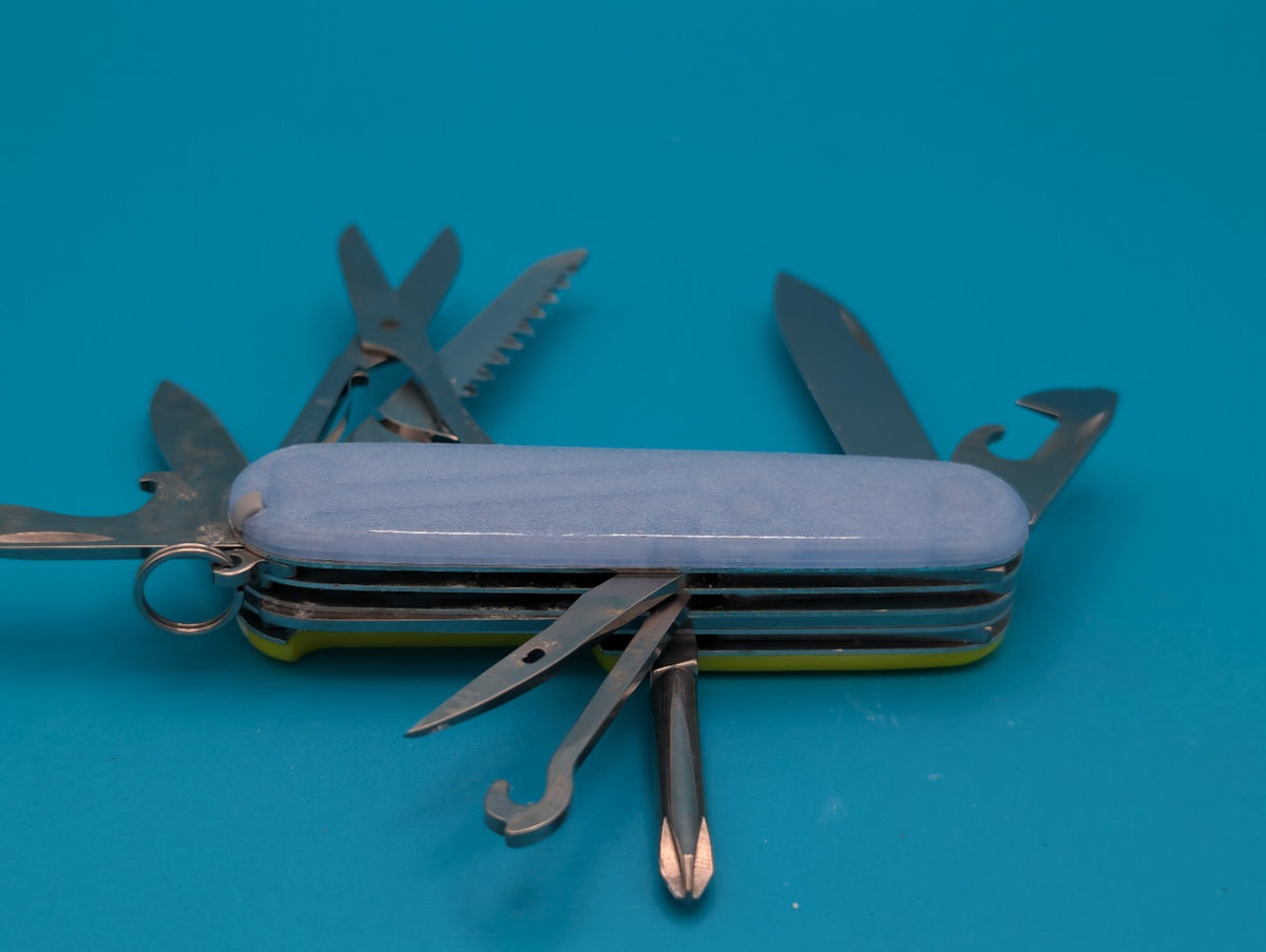 CUSTOM VICTORINOX FIELDMASTER GLOW IN THE DARK BLUE & YELLOW SWISS ARMY KNIFE!