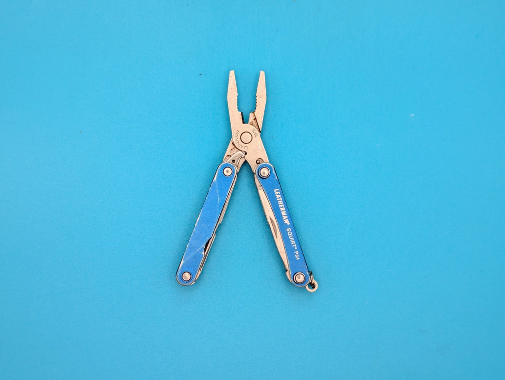 Leatherman SQUIRT PS4 Multi-Tool With Pliers Scissors Knife BLUE!