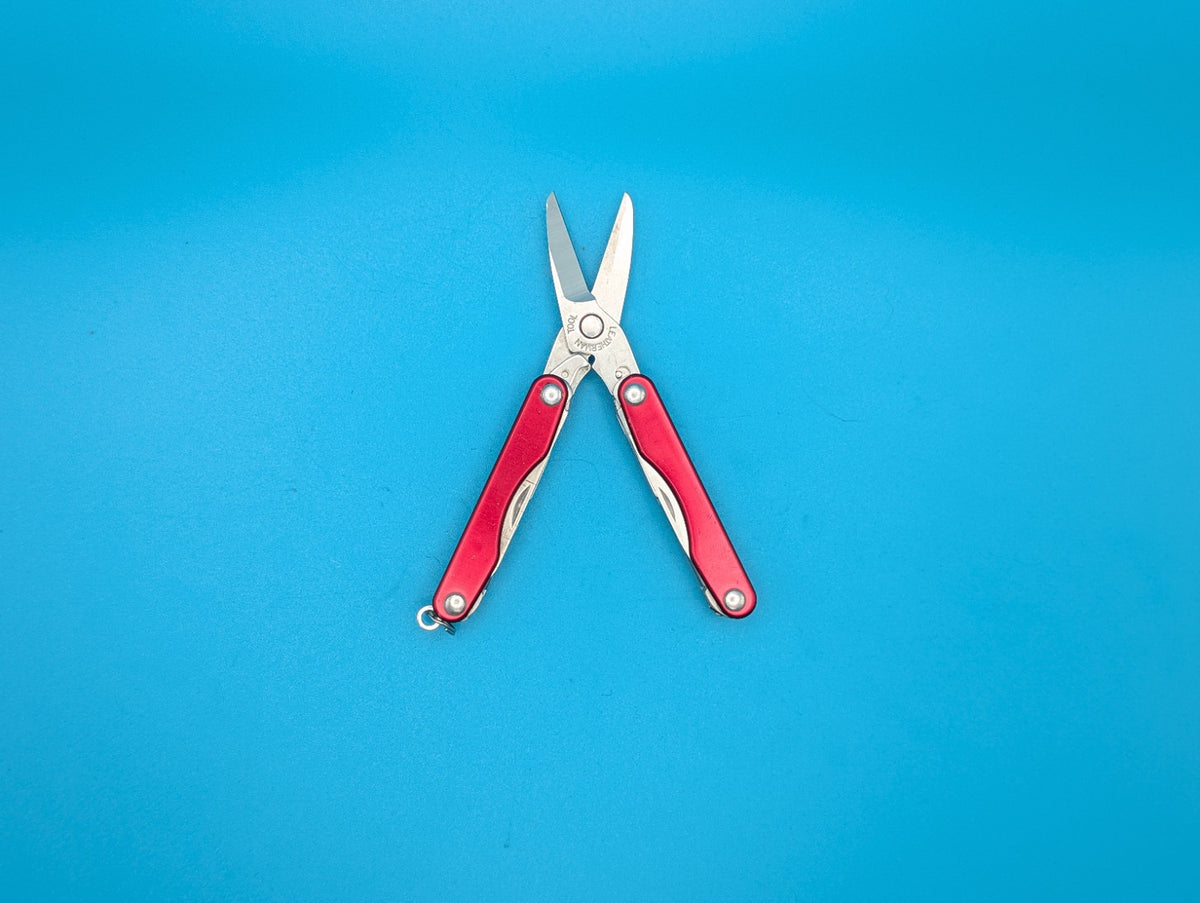 Leatherman "Squirt S4" Stainless Steel Multi Tool - RED!
