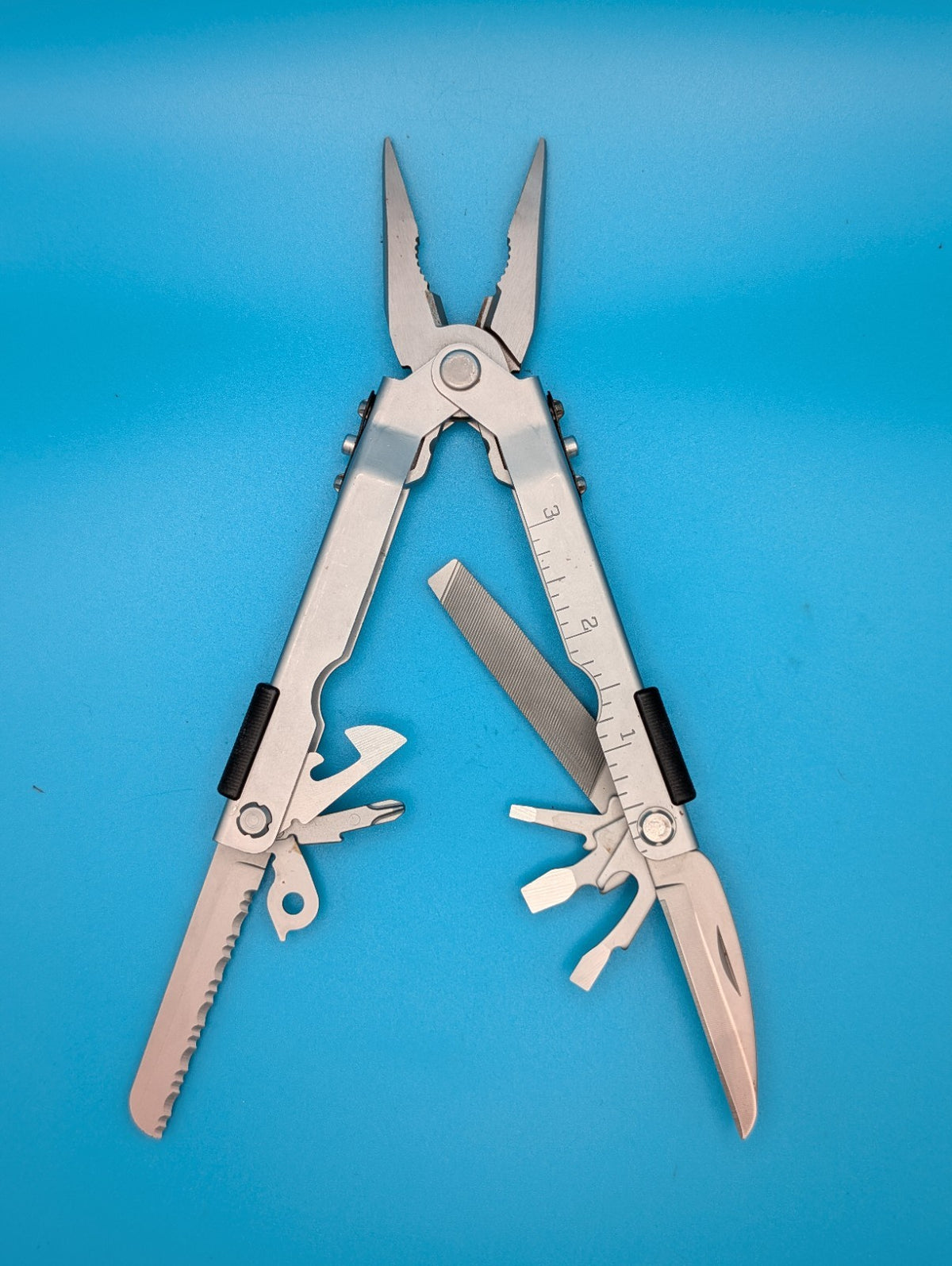 Gerber MP600 Silver Multi-Tool Needle Nose Pliers!