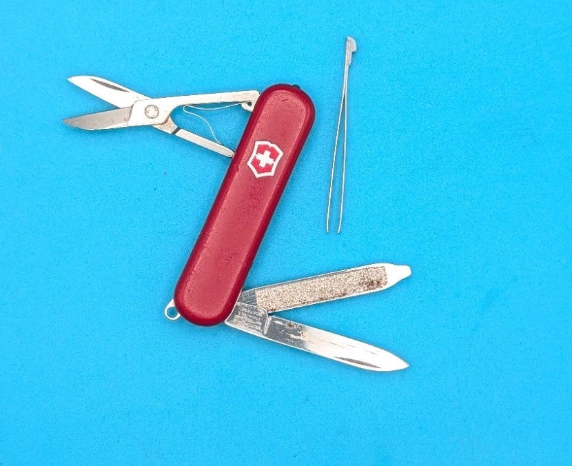 Victorinox Signature Lite Red Swiss Army Knife! 58mm, Red LED!