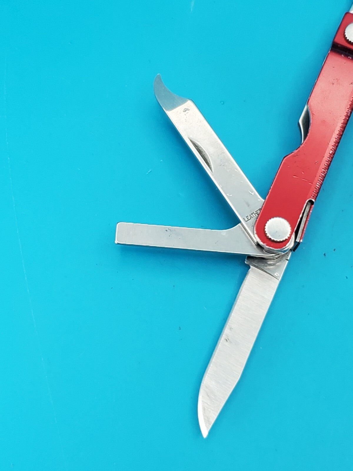 Leatherman Micra Multi-Tool, Knife, Scissors, Key Ring, Red