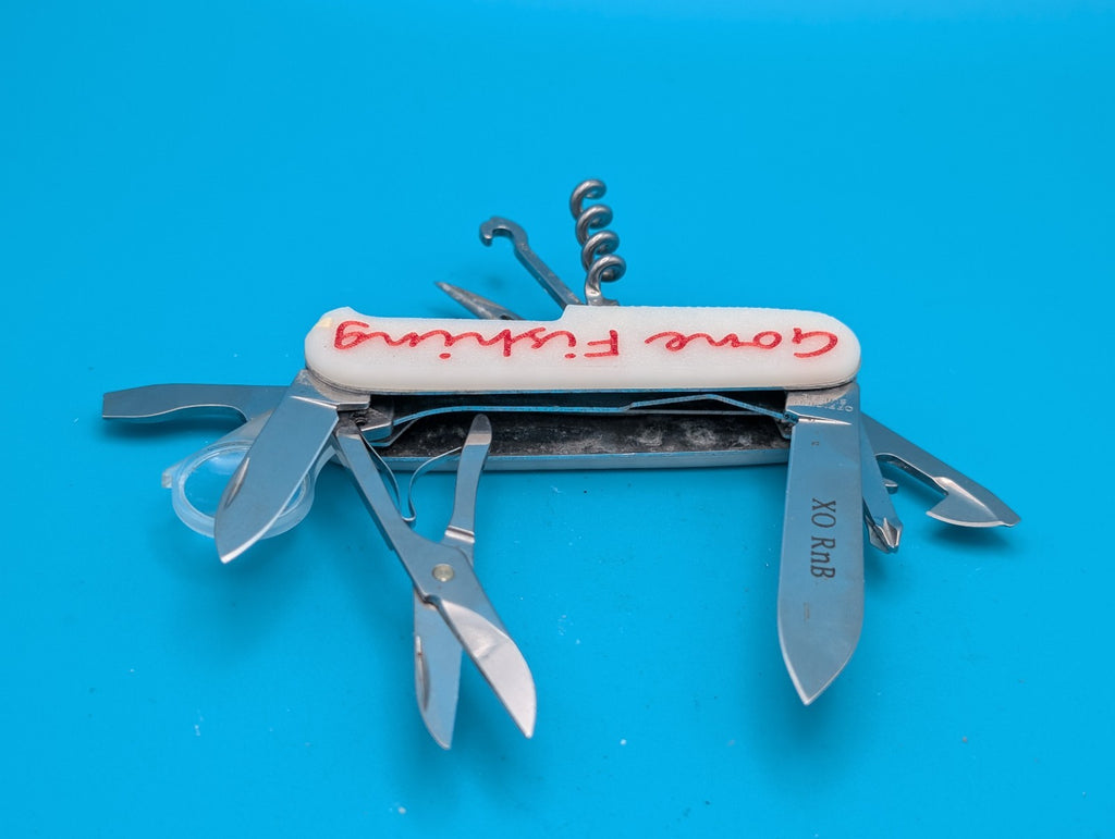 VICTORINOX EXPLORER GLOW IN THE DARK SWISS ARMY KNIFE MULTI TOOL!