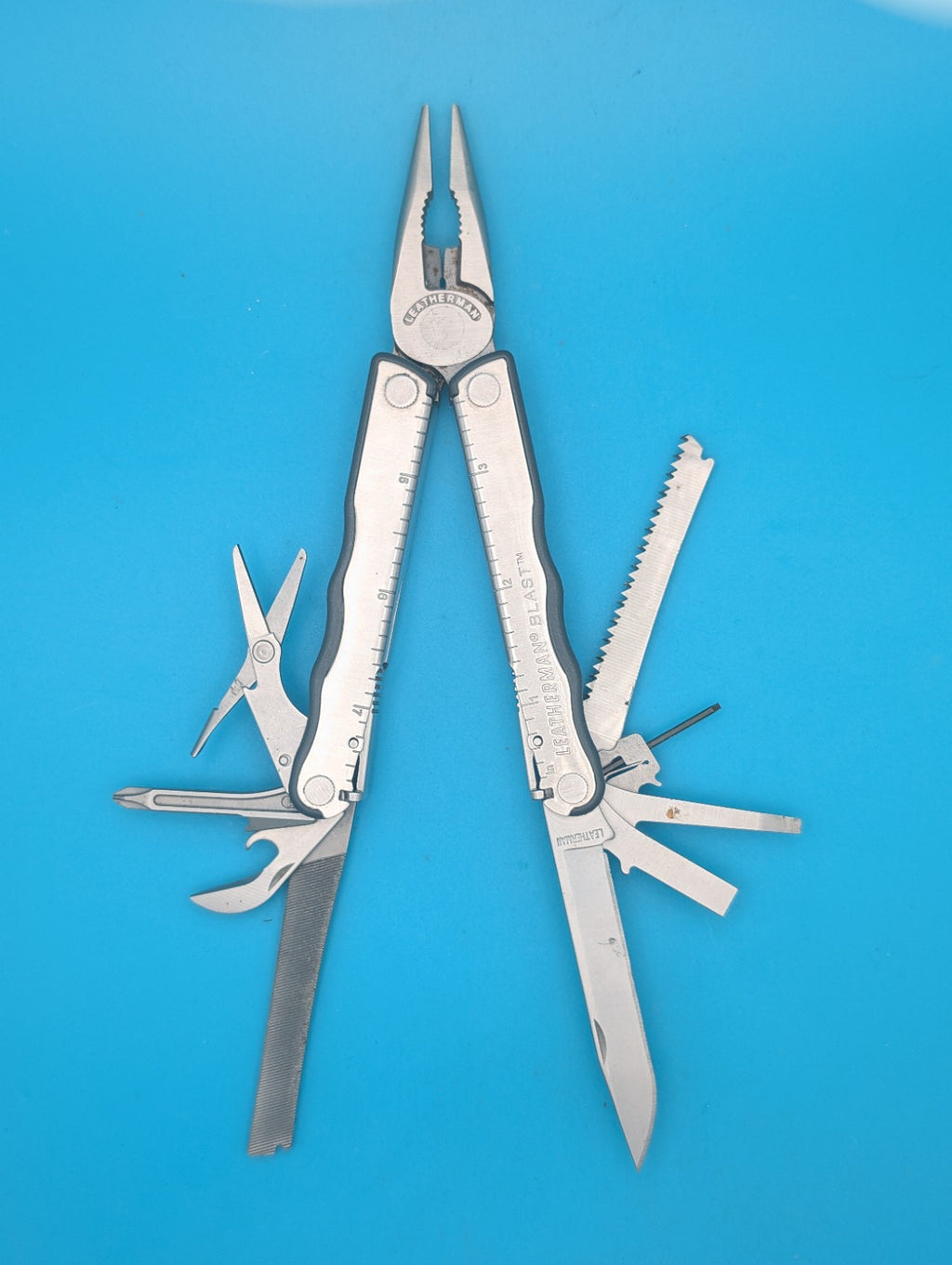 Leatherman BLAST Multi-Tool , Retired Multitool w/ Knife Pliers! With Sheath!