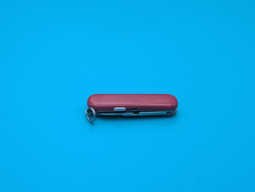 Victorinox Signature Swiss Army Knife Multi Tool! Red!